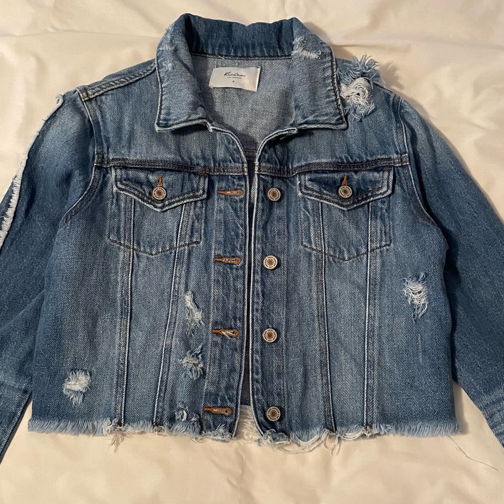 Kancan Los Angeles Distressed Jean Jacket with Frayed Bottom. 100% Cotton. - Picture 2 of 15